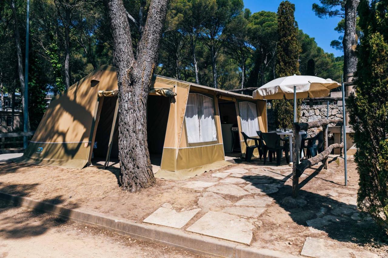 Camping Castell Montgri **** L'Estartit Extérieur photo